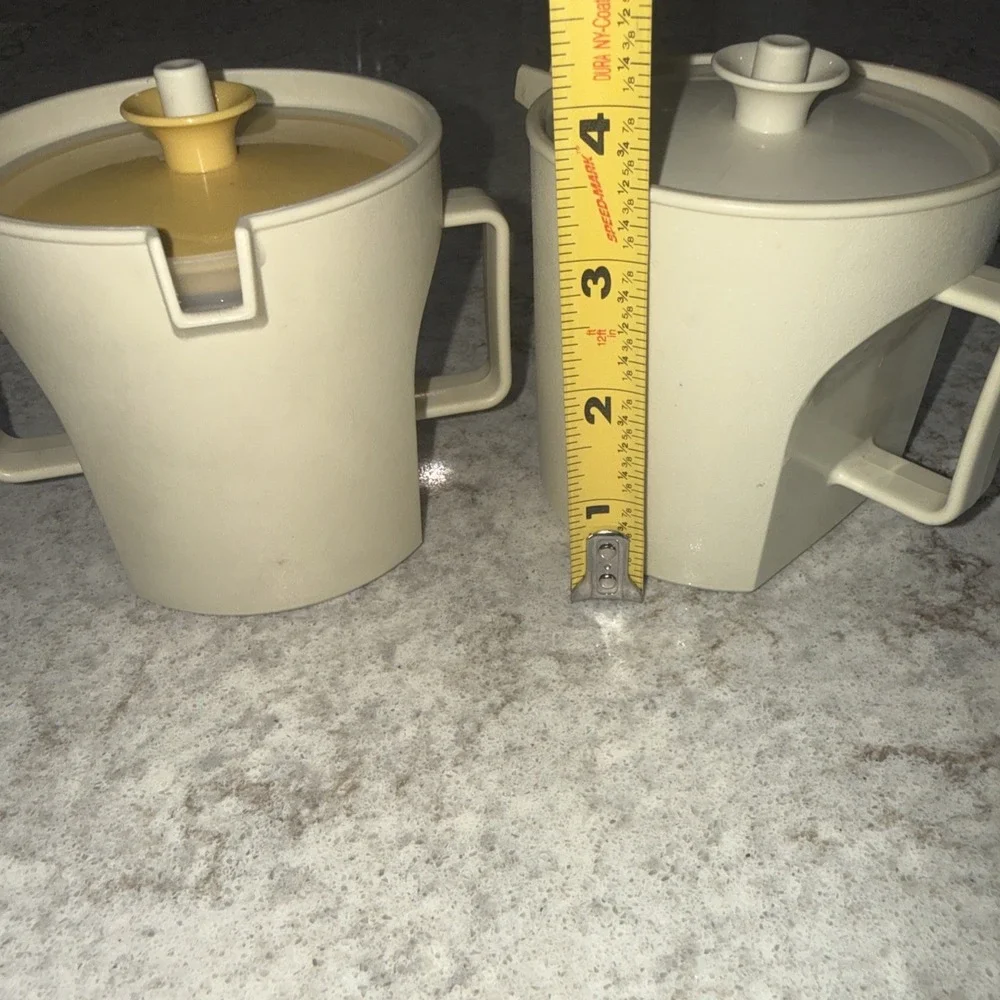 Vintage Tupperware Sugar & Creamer set 1415-14 & 1414-6 Push-In Lids 3.5